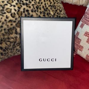Women’s Authentic Gucci Belt.
